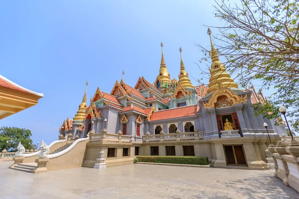 Phra Mahathat Chedi Phakdee Prakat Pagoda Вершині Гори Баан Грод — стокове фото