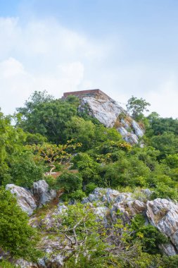 Gandhakuti veya Buda'nın kulübe Griddhakuta tepe tepe, Rajgir, Bihar, Hindistan