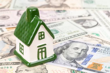 Mini model ev dolar para banknot konsepti mortgage, finans ve tasarruf