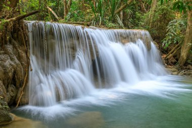 Huai Mae Khamin Şelalesi, Khuean Srinagarindra Ulusal Parkı, Kanchanaburi, Tayland