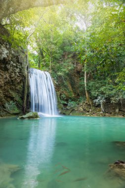 Erawan Şelalesi Kademe 3, Tayland, Kanchanaburi 'deki Ulusal Park' ta