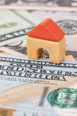 Mini model ev dolar para banknot konsepti mortgage, finans ve tasarruf