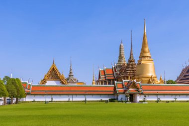 Wat Phra Kaew ya da Bangkok 'taki Zümrüt Buddha Tapınağı