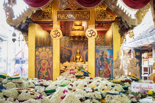 Chiang Mai Thailandia Dicembre 2018 Famosa Statua Del Buddha Oro — Foto Stock