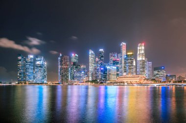 Singapur - 1 Aralık 2016: Marina Körfezi ve Finans Bölgesi.