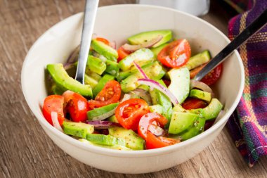 Avokado, domates, kırmızı soğan, lezzetli meze, traditio salatası