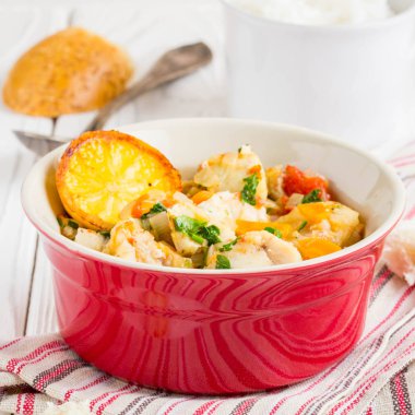 Balık güveç sebze ve pirinç, sağlıklı yemek