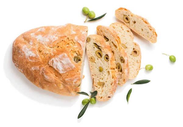 Свіжий хліб з оливками, вид зверху . — стокове фото