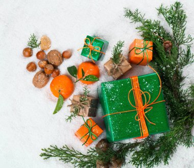 Süslemeli Noel hediyesi kutuları