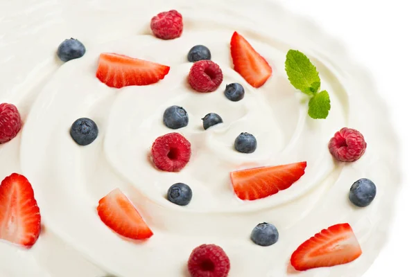 Greek yogurt and fresh berries — Stock Photo, Image
