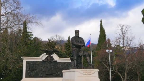 Yalta, Crimeia / Rússia, 26-Dezembro-2017: Monumento a Alexandre III — Vídeo de Stock