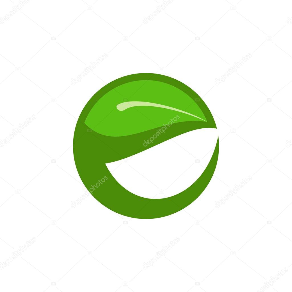 e letter with leaf logo design vector