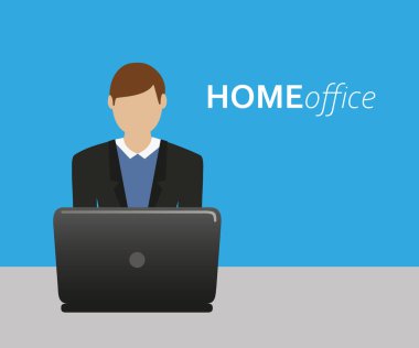 İş adamı ofisteki dizüstü bilgisayarda.