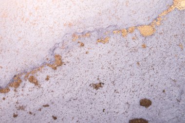 Alkol mürekkebi deniz dokusu. Çağdaş sanat. Soyut sanat geçmişi. Çok renkli parlak bir doku. Sanat eserinin bir parçası. Modern sanat. Gökyüzünden esinlenildiği kadar buhar ve dumandan da. Moda duvar kağıdı.