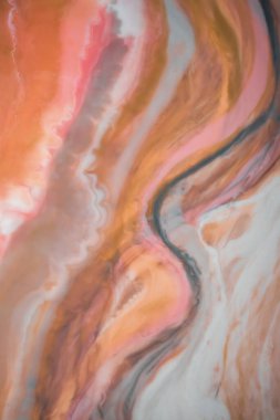 Renkli soyut epoksi reçine resminin makro fotoğrafı. Tasarım kapağı, yıllık rapor, davetiye, el ilanı, sunum, ambalaj, poster, kartvizit, düğün davetiyesi için başvurulabilir. Modern sancak için modern sıvı sanat, ruhani grafik tasarım.