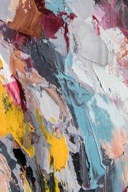 Parça. Çok renkli desenli boya. Soyut sanat geçmişi. Tuval üzerine yağ. Sert fırça darbeleri. Yağlı boya ve palet bıçağıyla yapılmış bir resmin yakın çekimi. Yüksek desenli, yüksek kaliteli detaylar.