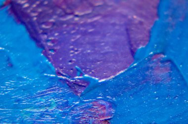 Parça. Çok renkli desenli boya. Soyut sanat geçmişi. Tuval üzerine yağ. Sert fırça darbeleri. Yağlı boya ve palet bıçağıyla yapılmış bir resmin yakın çekimi. Yüksek desenli, yüksek kaliteli detaylar.