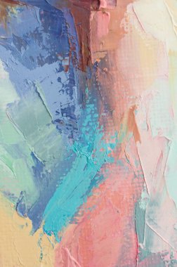 Parça. Çok renkli desenli boya. Soyut sanat geçmişi. Tuval üzerine yağ. Sert fırça darbeleri. Yağlı boya ve palet bıçağıyla yapılmış bir resmin yakın çekimi. Yüksek desenli, yüksek kaliteli detaylar.