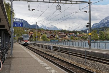 Brienz İstasyonu İsviçre 'de harika manzaralı