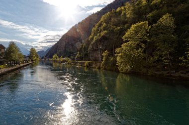 Aar Nehri ve Interlaken Şehri, İsviçre