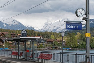 Brienz İstasyonu İsviçre 'de harika manzaralı