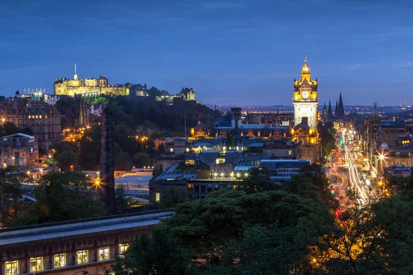 Evening cityscape of Edinburgh, Scotland, UK — Stock Photo, Image