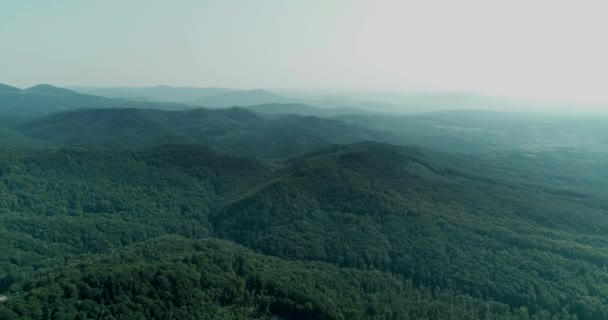 Tempo vista lapso de nevoeiro e nublagem sobre o início da manhã montanhas paisagem . — Vídeo de Stock