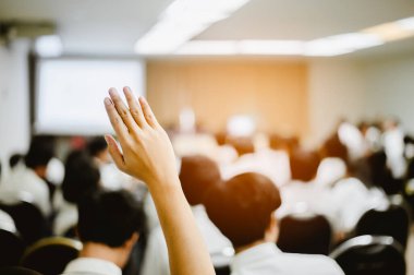 Katılım için ellerinizi kaldırın, kapatın