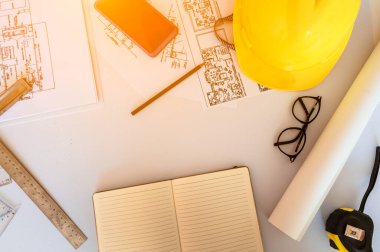 İnşaat alanı mühendisi. Mühendislik nesneleri işyerinde 