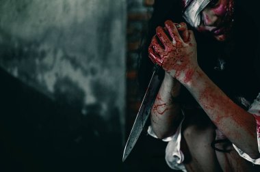 Korkunç Kadın Sahnesi, Cadılar Bayramı Cinayet Konsepti.