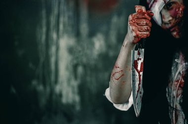 Korkunç Kadın Sahnesi, Cadılar Bayramı Cinayet Konsepti.