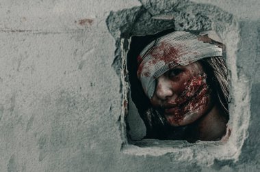 Korkunç Kadın Sahnesi, Cadılar Bayramı Cinayet Konsepti.