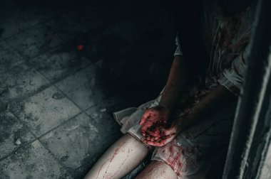 Korkunç Kadın Sahnesi, Cadılar Bayramı Cinayet Konsepti.