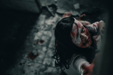 Korkunç Kadın Sahnesi, Cadılar Bayramı Cinayet Konsepti.