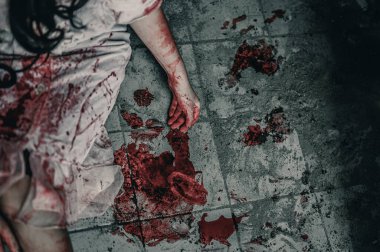 Korkunç Kadın Sahnesi, Cadılar Bayramı Cinayet Konsepti.