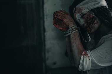 Korkunç Kadın Sahnesi, Cadılar Bayramı Cinayet Konsepti.