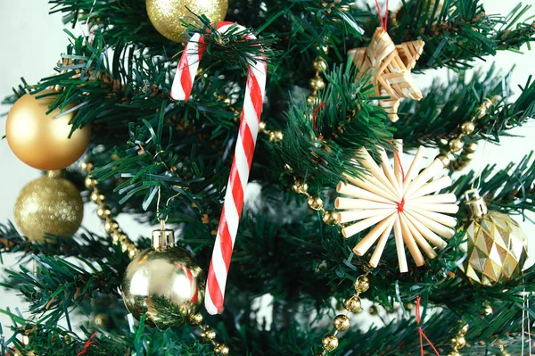 Bastón Caramelo Navidad Fondo Árbol Navidad Decorado Primer Plano —  Fotos de Stock