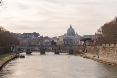 Roma seti ve Vatikan Kubbesi.