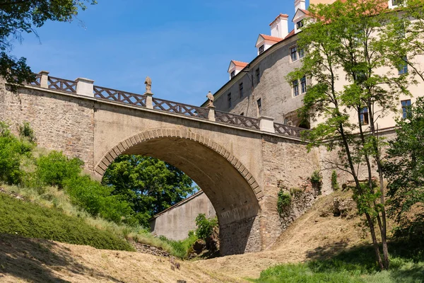 Castelo Veveri Está Localizado República Checa Ponte Que Conduz Portão — Fotografia de Stock