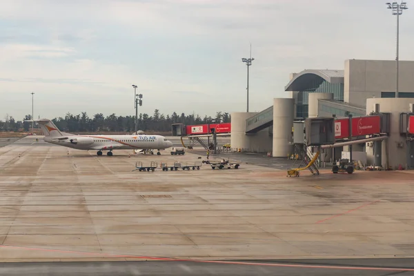 パトスだ キプロス 2019年秋 パフォスの空港 空の空港ターミナル 観光シーズンは終わりました — ストック写真