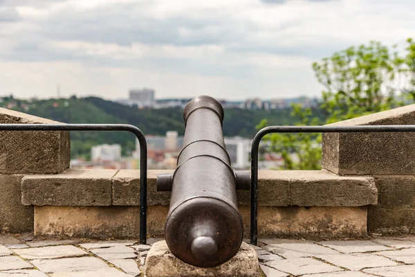 Brno Kalesi Ndeki Eski Top Silah Şehrin Yüksek Noktasına Monte — Stok fotoğraf