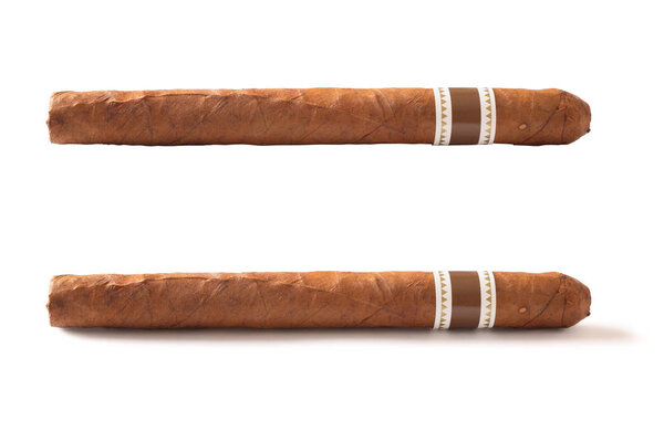 Сигара с этикеткой поверх белого
