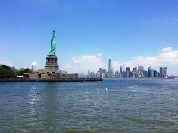 ニューヨークの自由の女神像 — ストック写真