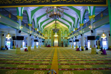 Singapur Şehri, Singapur - 14 Nisan 2019: Muscat 'taki Sultan Camii' nin İçi 