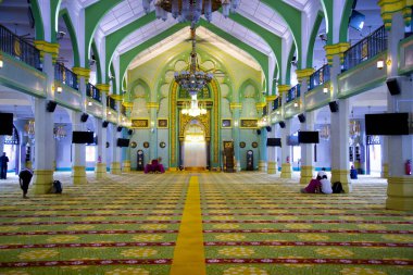 Singapur Şehri, Singapur - 14 Nisan 2019: Muscat 'taki Sultan Camii' nin İçi 