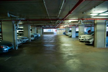 Yüksek Binalı Otopark