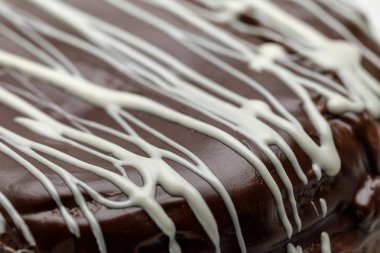 Çikolata kremalı ev yapımı çikolatalı pasta.