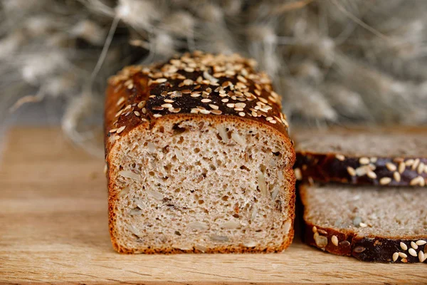 Szary chleb sezamowy — Zdjęcie stockowe