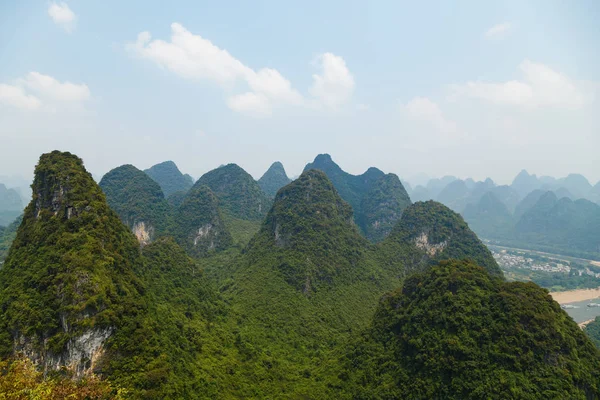 Malebné hory Yangshuo, Guilin, Čína — Stock fotografie