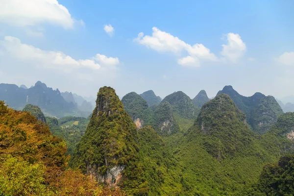 Blick Auf Die Guilin Berge Einem Klaren Sonnigen Tag Touristenchina — Stockfoto